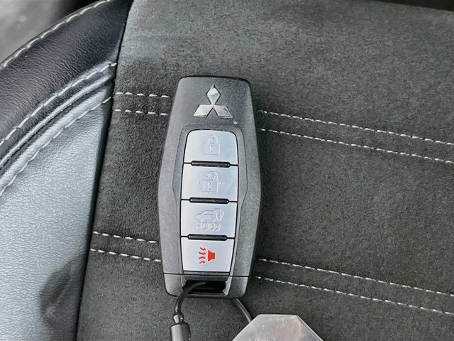 Used 2025 Mitsubishi Outlander SE FWD image 31
