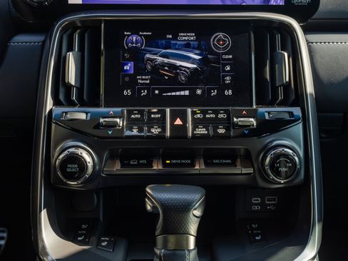 Used 2024 Lexus LX 600 F Sport AWD/4WD image 87