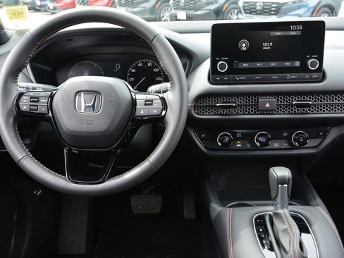 Used 2023 Honda HR-V Sport image 14