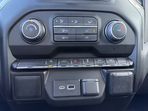 Used 2021 Chevrolet Silverado 1500 Custom image 25