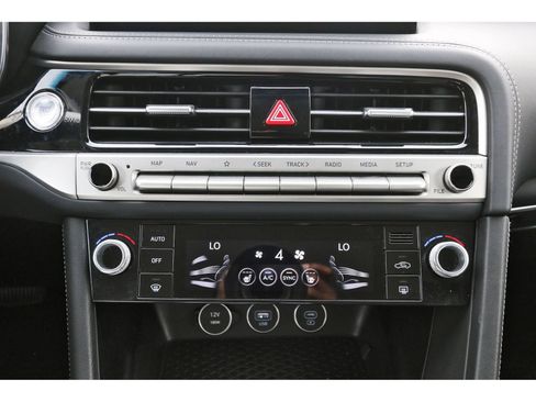 Used 2025 Genesis G70 2.5T RWD image 26