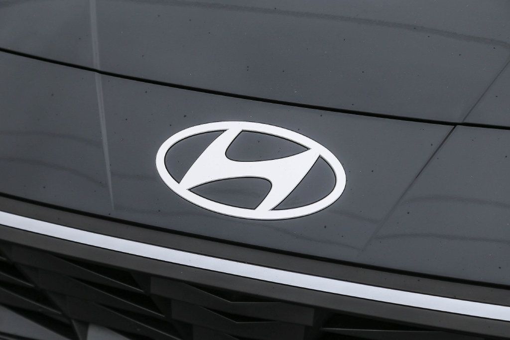 New 2026 Hyundai Elantra Hybrid w/ Cargo Package FWD image 6