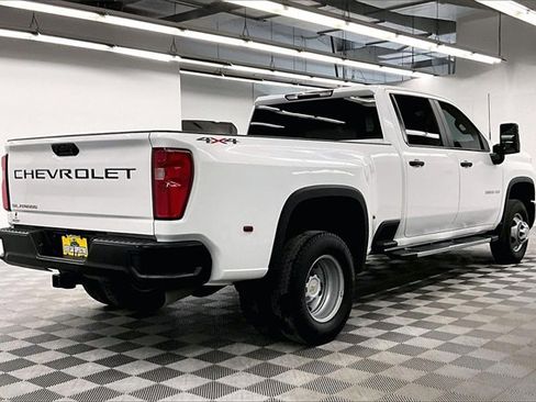 Used 2025 Chevrolet Silverado 3500 W/T image 11