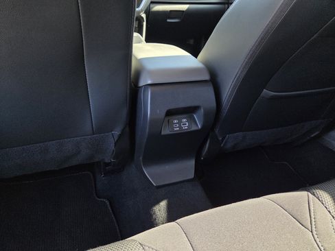 Used 2024 Subaru Crosstrek 2.0i Premium image 19