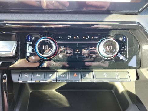 Certified 2025 GMC Sierra 1500 AT4 w/ AT4 Premium Package image 19