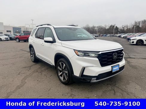 Certified 2025 Honda Pilot Elite image 8