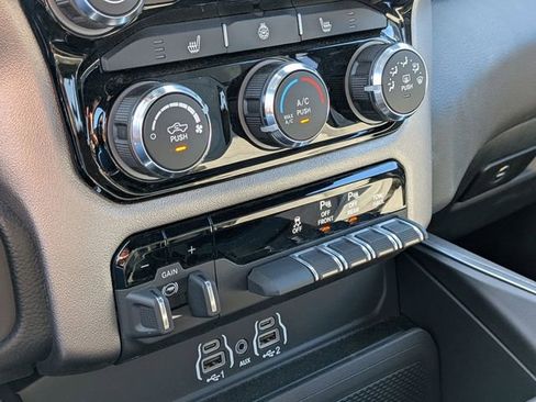 New 2026 RAM 1500 4x4 Crew Cab image 21