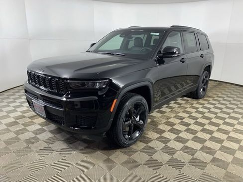 New 2025 Jeep Grand Cherokee L Altitude image 5