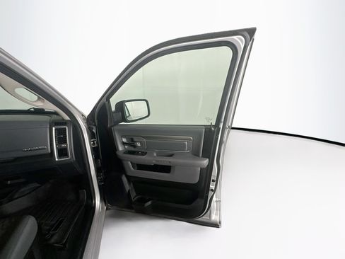 Used 2018 RAM 1500 Big Horn RWD image 29