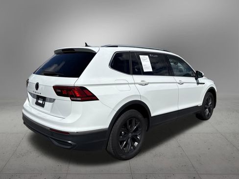 Used 2024 Volkswagen Tiguan SE image 4
