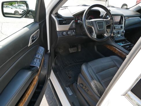 Used 2016 GMC Yukon Denali w/ Open Road Package AWD/4WD image 9