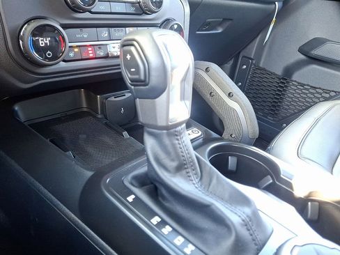 New 2025 Ford Bronco Outer Banks w/ Sasquatch Package AWD/4WD image 8