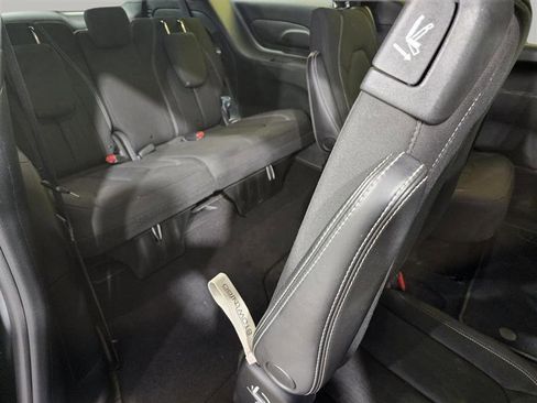 Used 2020 Chrysler Pacifica Touring w/ S Appearance Package FWD image 25