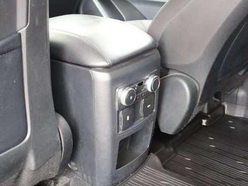 Used 2020 Ford Explorer XLT w/ Comfort Package AWD/4WD image 23
