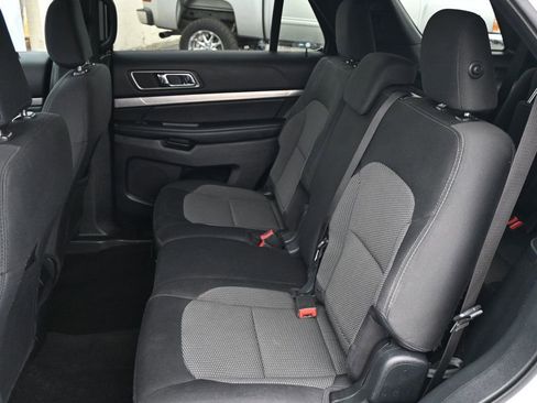 Used 2019 Ford Explorer XLT w/ Equipment Group 201A FWD image 14