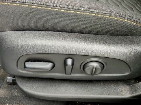 Used 2020 Chevrolet Equinox LT w/ Driver Convenience Package FWD image 10