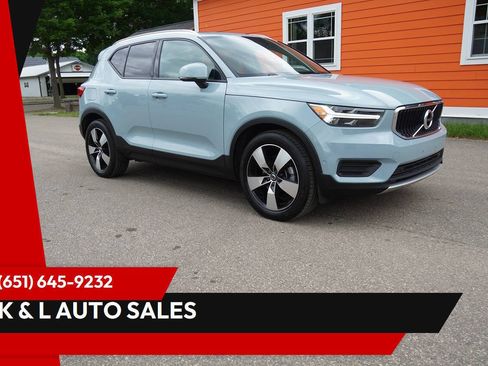 Used 2019 Volvo XC40 T5 Momentum AWD/4WD image 1