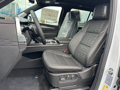New 2026 Cadillac Escalade V w/ LPO, Floor Liner Package AWD/4WD image 7