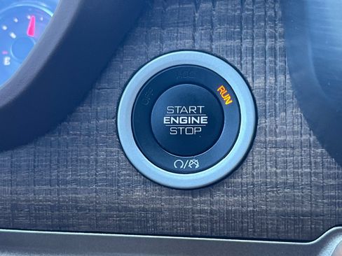 Used 2020 RAM 1500 Limited RWD image 32