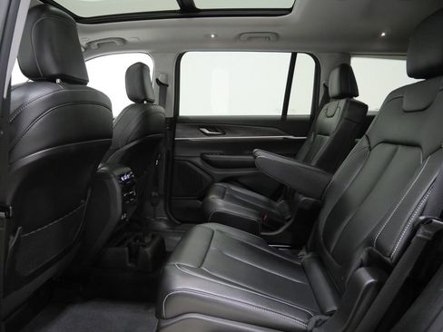 Used 2023 Jeep Grand Cherokee L Limited w/ Black Appearance Package AWD/4WD image 26