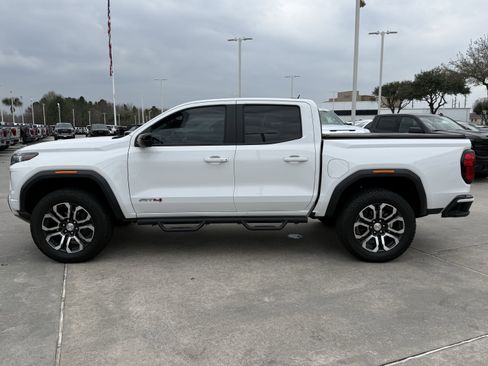 Used 2024 GMC Canyon AT4 w/ AT4 Premium Package image 8