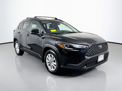 Used 2025 Toyota Corolla Cross LE w/ Moonroof Package AWD/4WD image 10