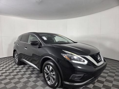 Used 2018 Nissan Murano S w/ Cargo Package FWD image 2