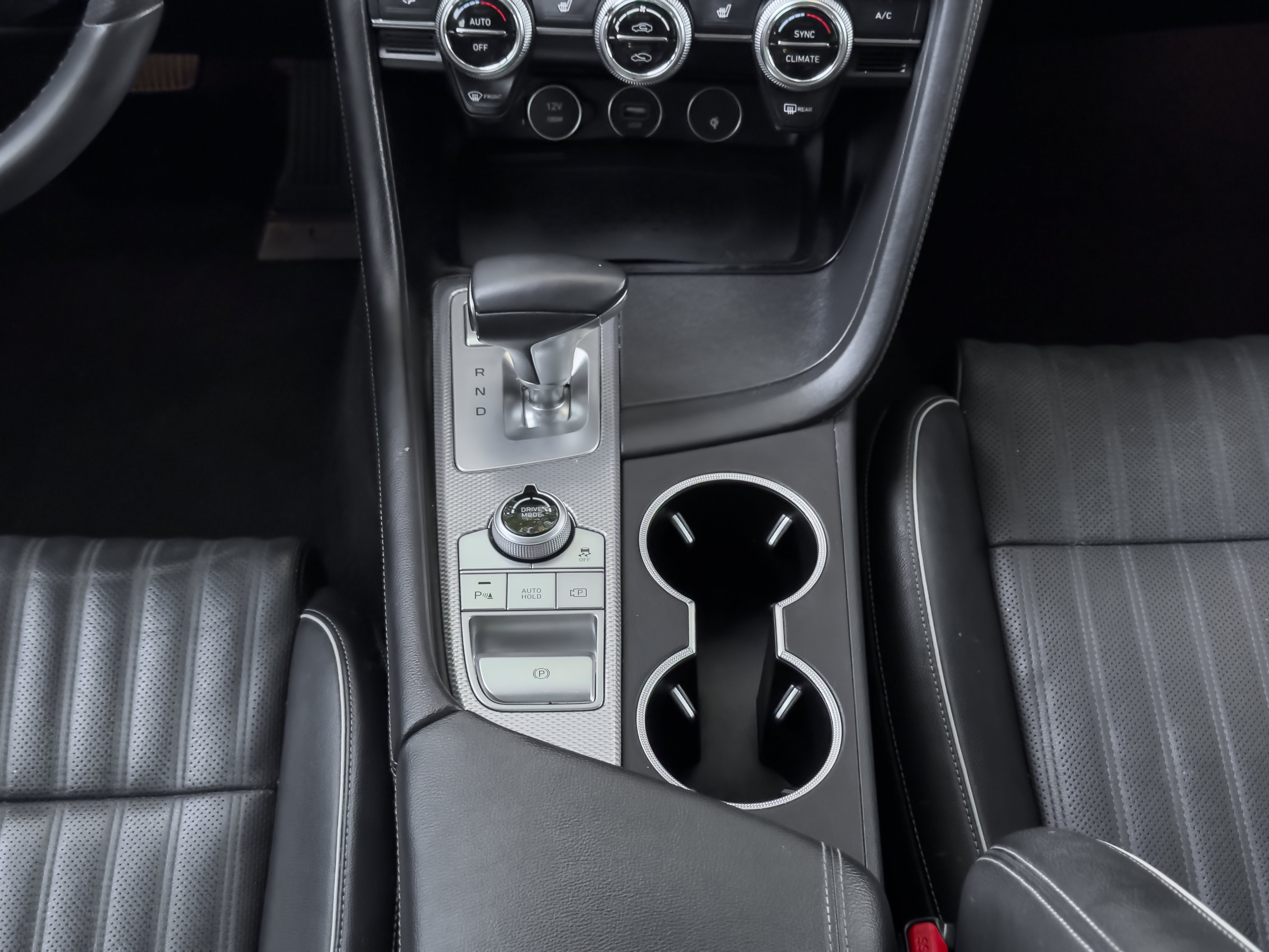 Used 2022 Genesis G70 2.0T w/ Prestige Package RWD image 58