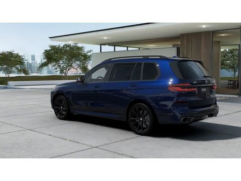 New 2026 BMW X7 M60i image 2