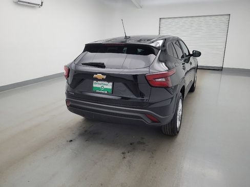 Used 2024 Chevrolet Trax LS FWD image 7