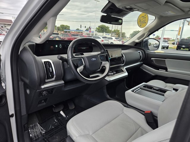 Certified 2025 Ford Expedition Max Platinum w/ Driver's Package AWD/4WD image 2