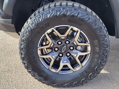 Used 2023 Chevrolet Colorado ZR2 w/ ZR2 Convenience Package III AWD/4WD image 10