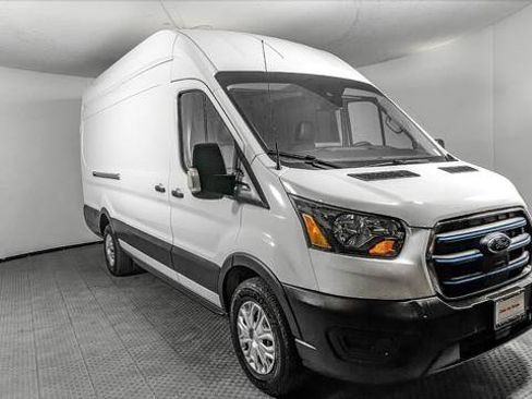 Used 2022 Ford E-Transit 148 High Roof Extended RWD image 9