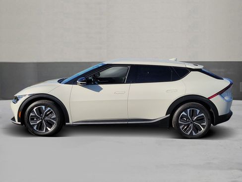 Used 2024 Kia EV6 Light image 3