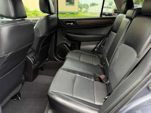 Used 2017 Subaru Outback 2.5i Limited AWD/4WD image 17