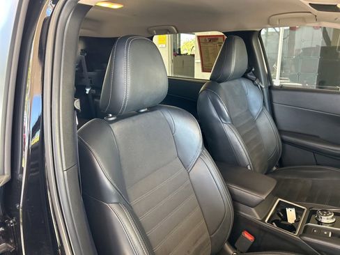 Used 2024 Mitsubishi Outlander SE image 22