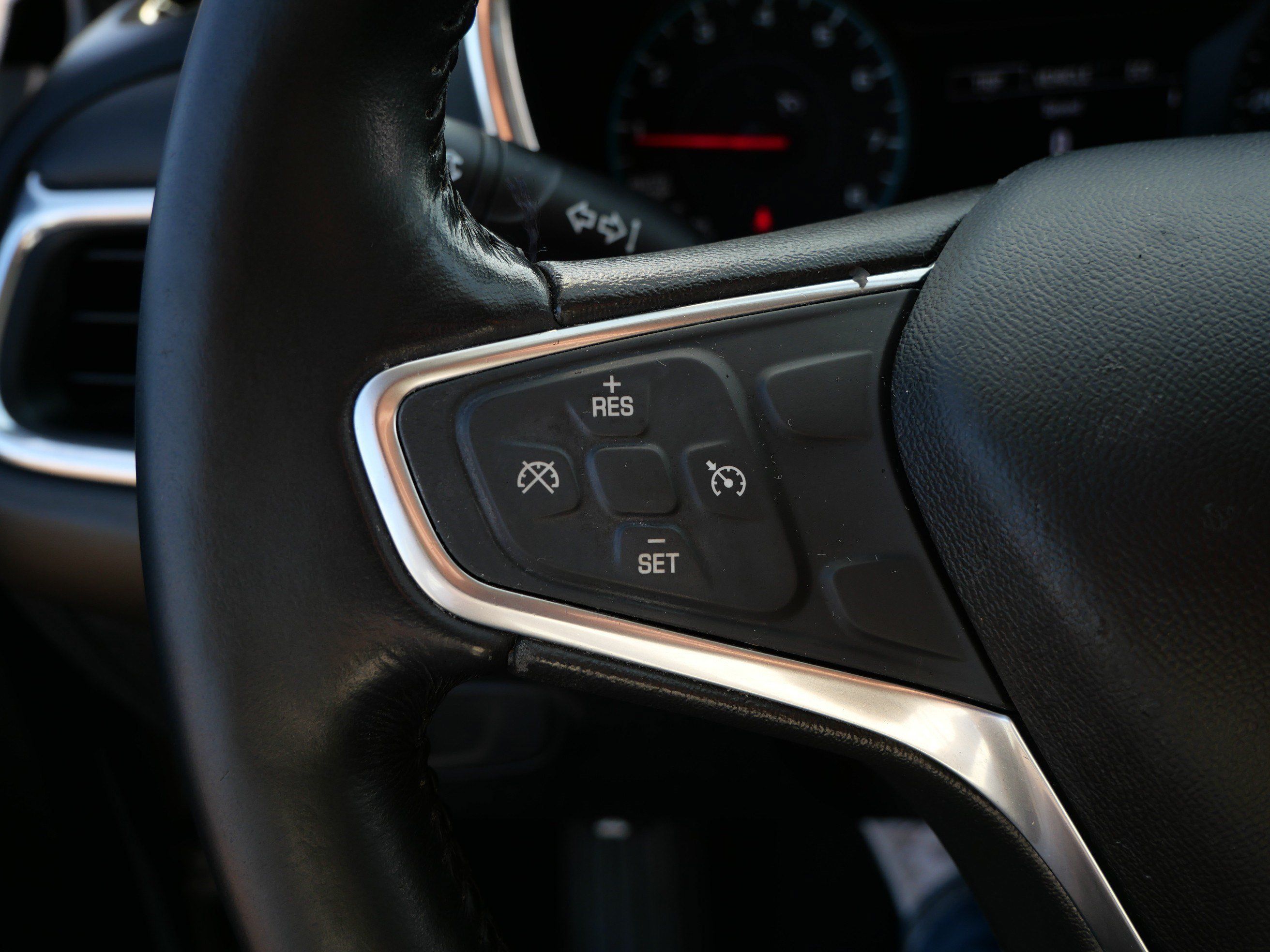 Used 2018 Chevrolet Equinox LT AWD/4WD image 29