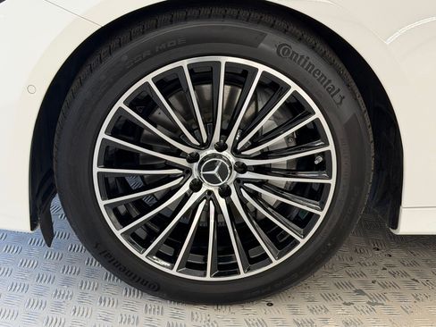 Used 2025 Mercedes-Benz E 350 4MATIC Sedan image 12