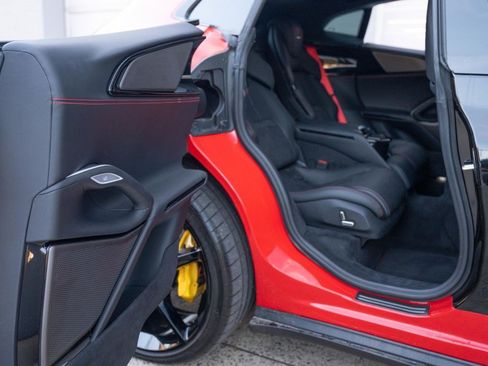 Used 2025 Ferrari Purosangue AWD/4WD image 57
