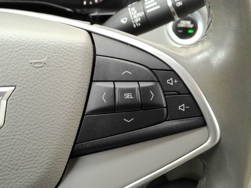 Used 2017 Cadillac XT5 Luxury w/ Driver Awareness Package image 38