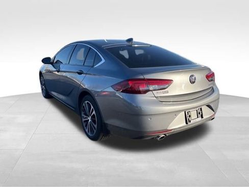 Used 2020 Buick Regal Essence image 5