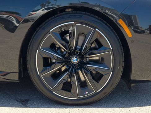 New 2026 BMW 740i w/ Premium Package RWD image 7
