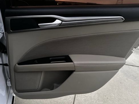 Used 2020 Ford Fusion SE image 36