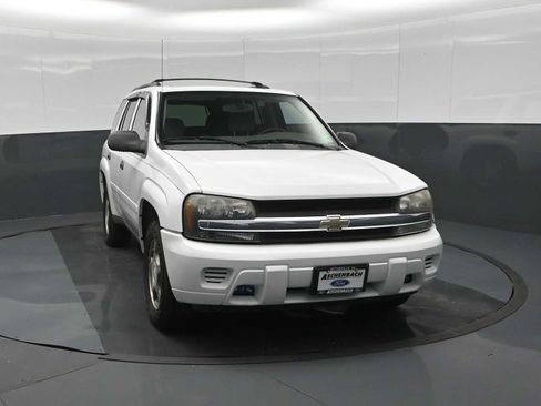 Used 2008 Chevrolet TrailBlazer 4WD image 3