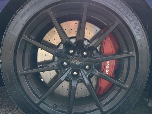 Used 2016 Ford Mustang Shelby GT350 w/ Technology Package image 9