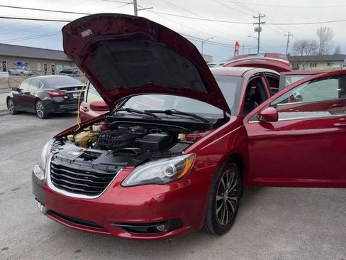 Used 2014 Chrysler 200 Limited w/ Sun/Sound Group image 32