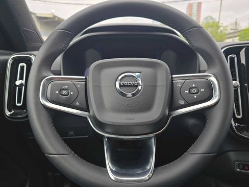 Certified 2023 Volvo C40 P8 Recharge Ultimate w/ Protection Package Premier AWD/4WD image 25