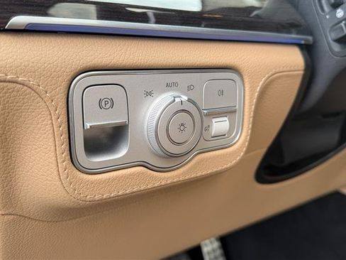 Used 2024 Mercedes-Benz GLS 450 4MATIC w/ AMG Line Exterior image 11