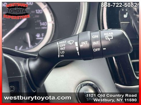 Used 2022 Toyota Highlander XLE image 28