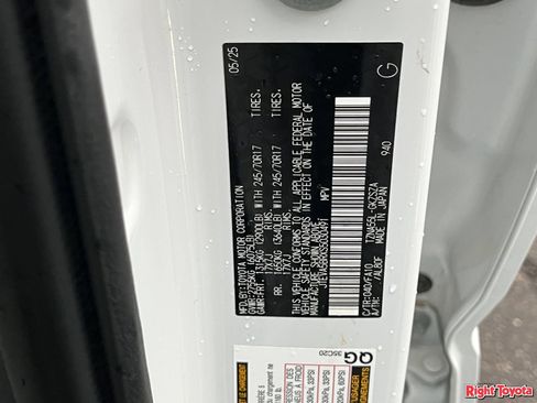Certified 2025 Toyota 4Runner SR5 AWD/4WD image 33